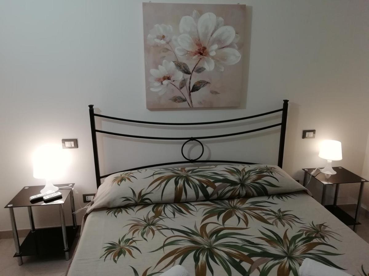 Da Luigi Locazioni Brevi Turistiche Bed & Breakfast โมโนโปลี ภายนอก รูปภาพ